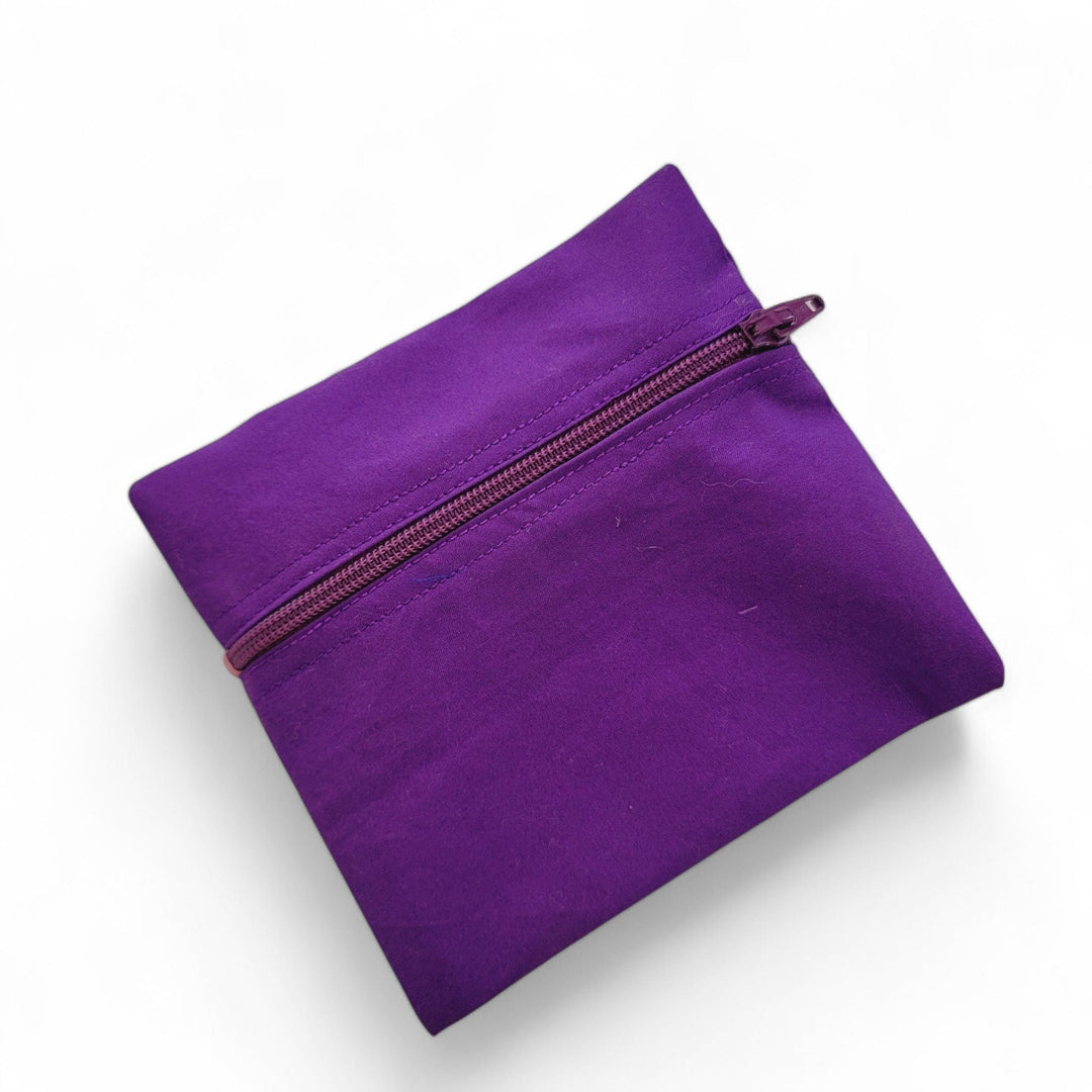 bolsa con cremallera para copa menstrual morada
